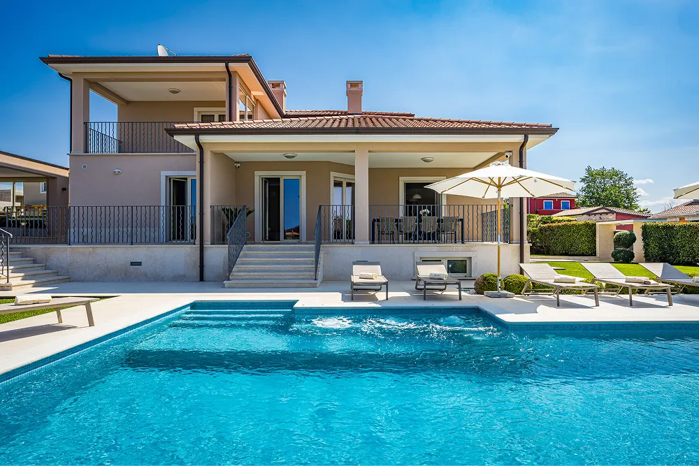 Villa-Silvia-Tri-Images-Grid-3