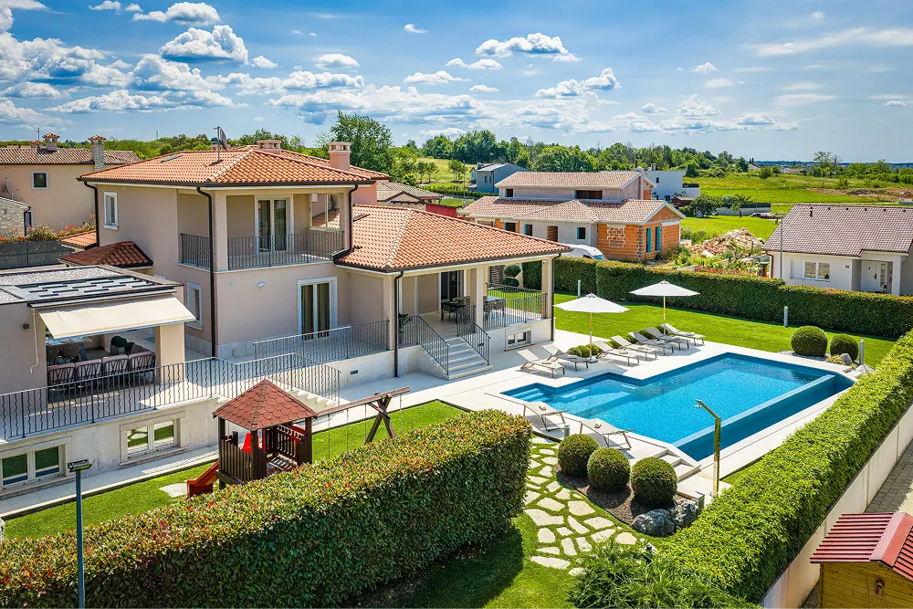 Villa-Silvia-Tri-Images-Grid-5