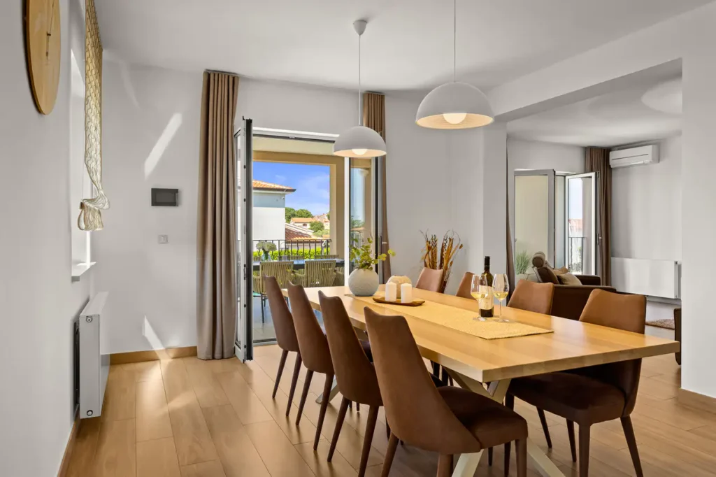 Villa-Silvia-Dining-Table-2