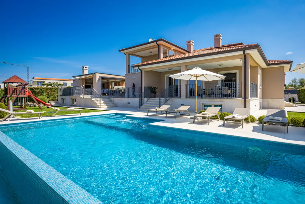 Villa-Silvia-Pool-View