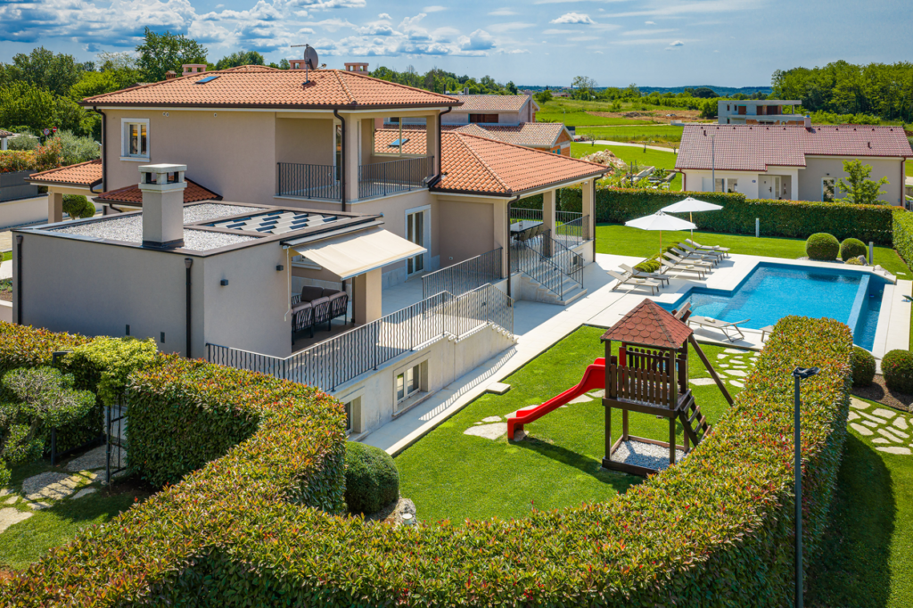 Villa-Silvia-Side-View-Playground