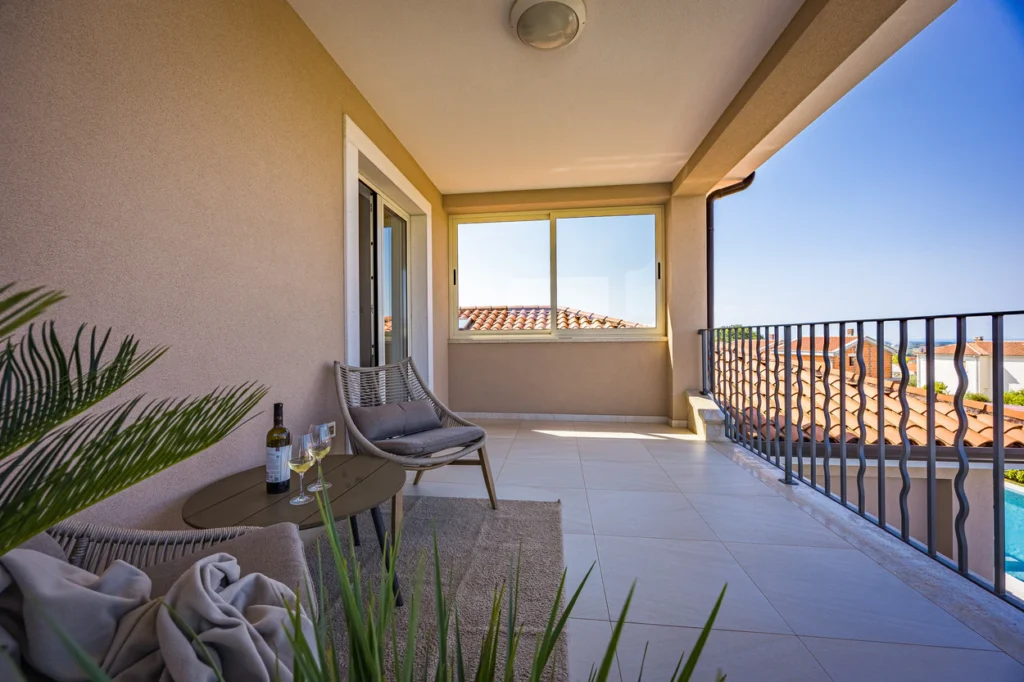 Villa-Silvia-Terrace-on-Upper-Floor