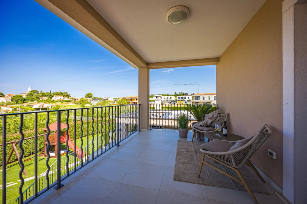 Villa-Silvia-Terrace-on-Upper-Floor-2