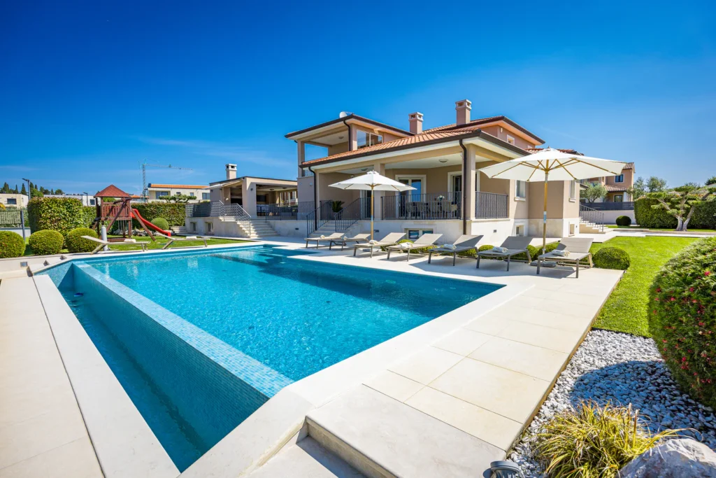 Villa-Silvia-Villa-Pool-View