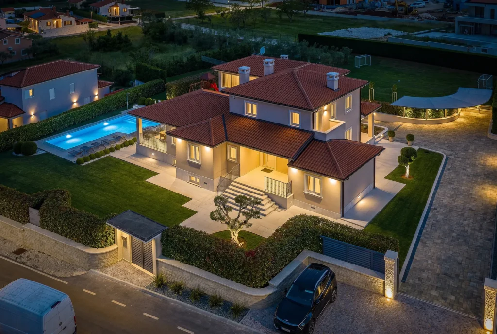 Villa-Silvia-Villa-at-night